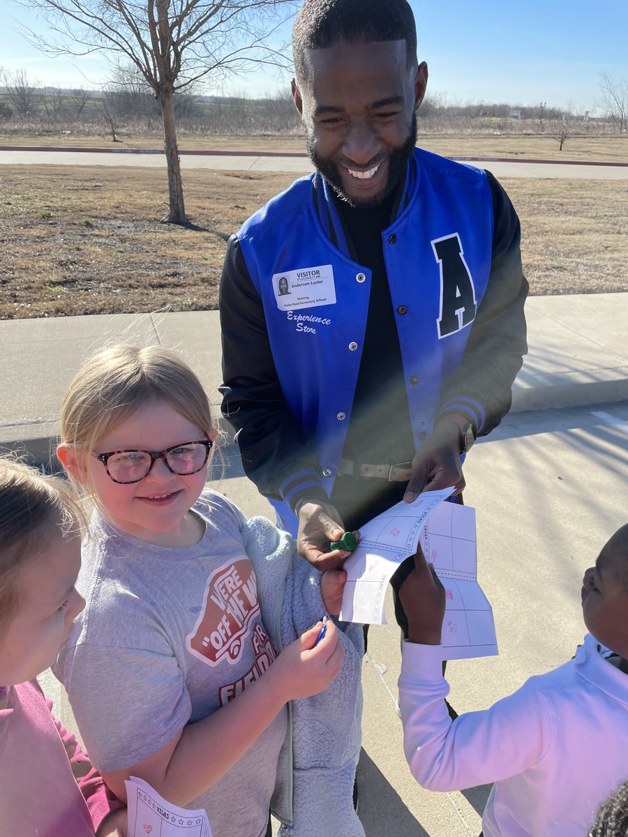 OfficialCISD's tweet image. 👩‍⚕️👨‍🎓💼 This week was College and Career Week and Noble-Reed hosted a Careers on Wheels event! 🚗🌐 Our high school CTE classes also presented during morning assembly about what future careers they have been studying for. #CISDBelieves #CISDGrows