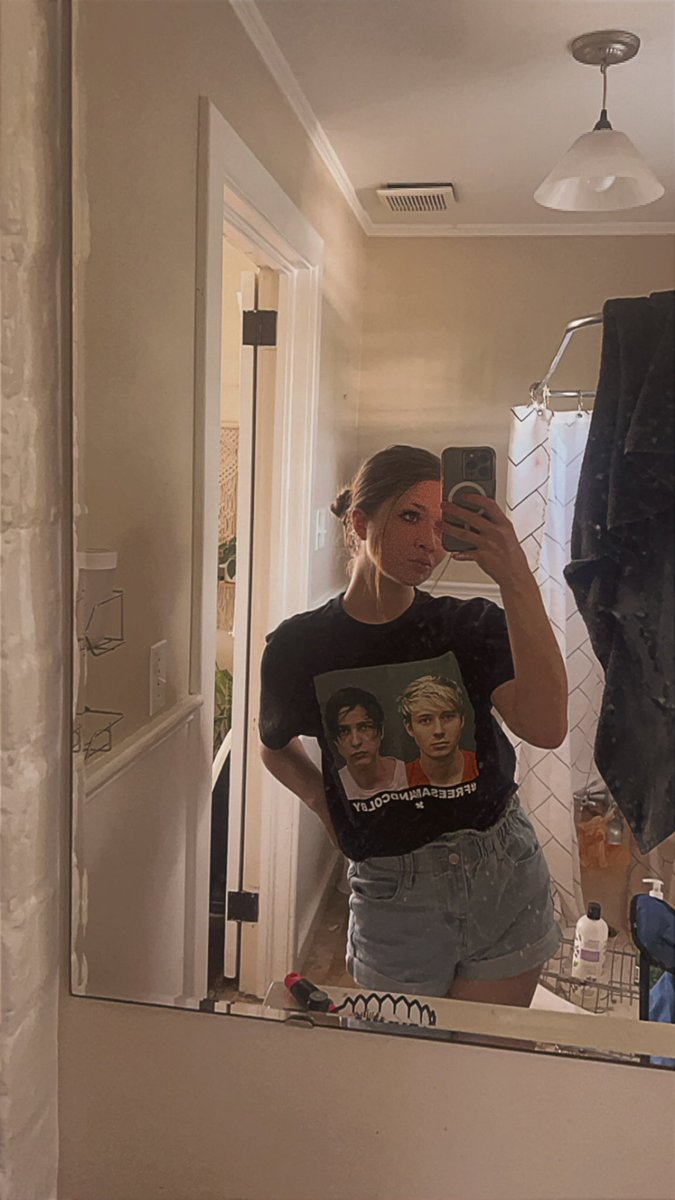 msteele3279's tweet photo. I SPRINTED home when I found out this arrived #XPLR #samandcolby #freesamandcolby @XPLRMERCHDESIGN @xplr @SamGolbach @ColbyBrock @SamandColby https://t.co/MeWBe3Tttc