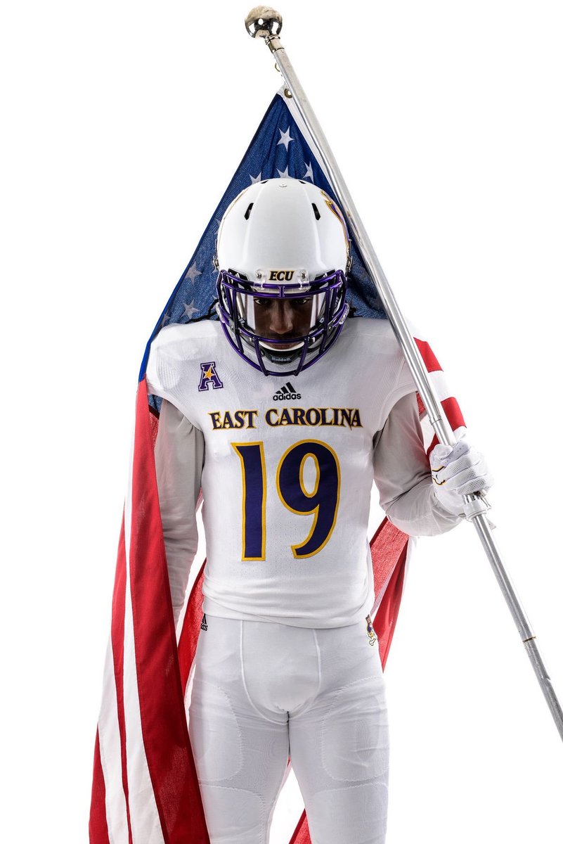 Blessed to receive an offer from East Carolina University! #AGTG @Dyrell_Roberts @ECUPiratesFB @EJHollandOn3 @BrianDohn247 @WillVapreps @adamgorney @SWiltfong247