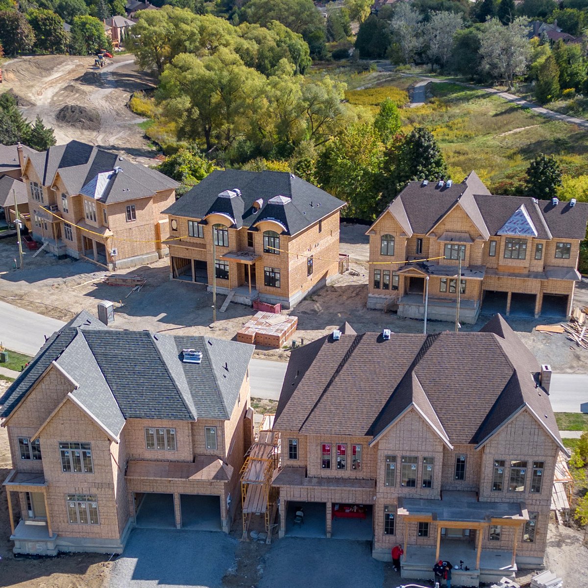 geraniumhomes's tweet image. Quality construction from the ground up.
Geranium&apos;s commitment to quality is evident in every detail, starting with upgraded, profiled roof shingles that ensure durability &amp;amp; long-lasting protection against water penetration. Learn more about #howwebuild: ow.ly/iF5I30p9lvj