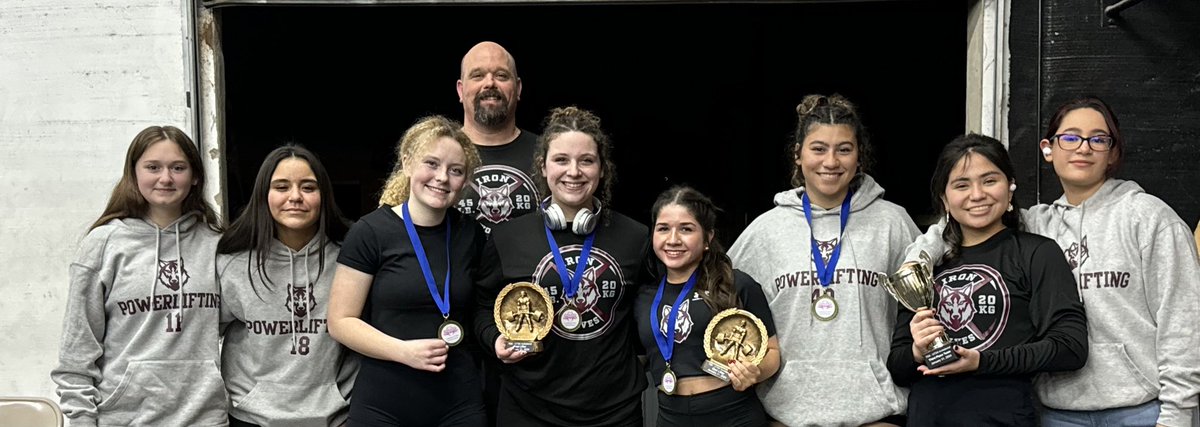 Congrats to Davenport Girls 3rd place at last nights meet.  4 golds and two best lifters. <a href="/DavenportWolves/">DHS Wolves Athletics</a>