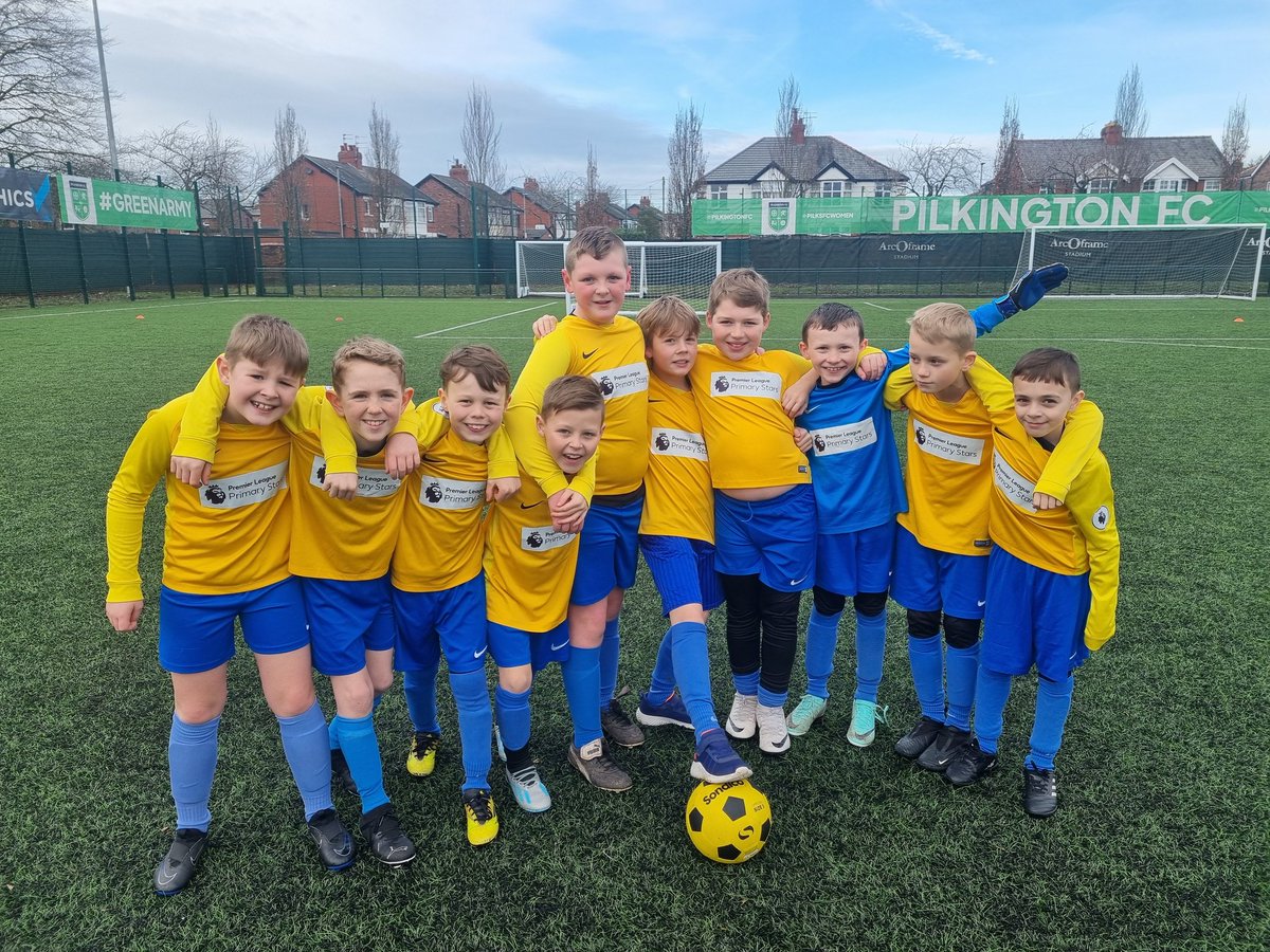 All ready for action  at the Year 5 football tournament! <a href="/QueensCoEURC/">Queen's Park C.E/U.R.C. Primary School</a> <a href="/MissJonesQP/">Mrs Warwick</a> <a href="/MrsForbesQP/">Mrs Forbes</a>