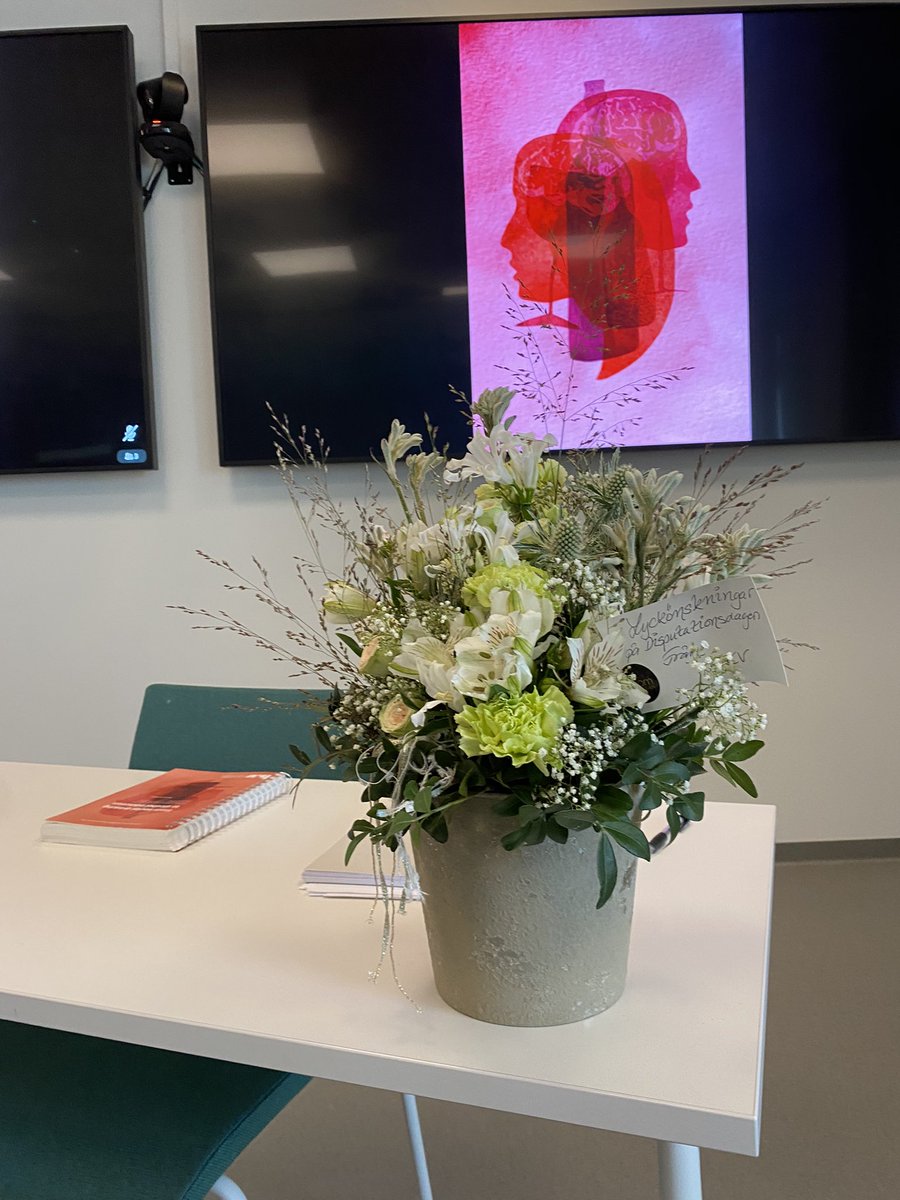 CSAN (@csan_liu) on Twitter photo Congratulations to our first MD PhD <a href="/hannakarlsso_n/">Hanna Karlsson</a>! 🤩 Supervisors <a href="/NeuroIP/">Irene Perini</a> and <a href="/MarkusHeilig3/">Markus Heilig</a> are proud and happy. 🎈🎓Below, happy moments during the discussion with the fantastic opponent, Bo Söderpalm. Hurrà hurrà hurrà! 🎈🤩 Congratulations to our first MD PhD <a href="/hannakarlsso_n/">Hanna Karlsson</a>! 🤩 Supervisors <a href="/NeuroIP/">Irene Perini</a> and <a href="/MarkusHeilig3/">Markus Heilig</a> are proud and happy. 🎈🎓Below, happy moments during the discussion with the fantastic opponent, Bo Söderpalm. Hurrà hurrà hurrà! 🎈🤩