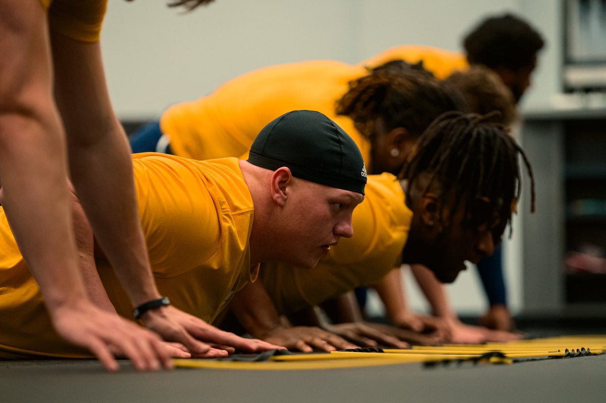 GoMocsFB's tweet photo. Weekday work 💪

#GoMocsFB x #ClimbTheMtn https://t.co/imdLjn9myN