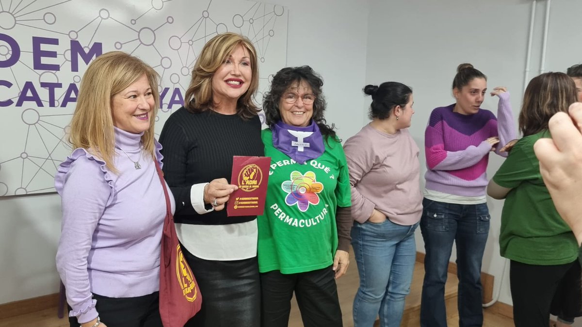 CambrolleMar's tweet image. Gente bonita, inconformista, llena de amor y que creen que PODEMOS cambiar esta sociedad para que seamos IGUALES y felices desde nuestras diferencias humanas!! #ConTodoYParaTodas