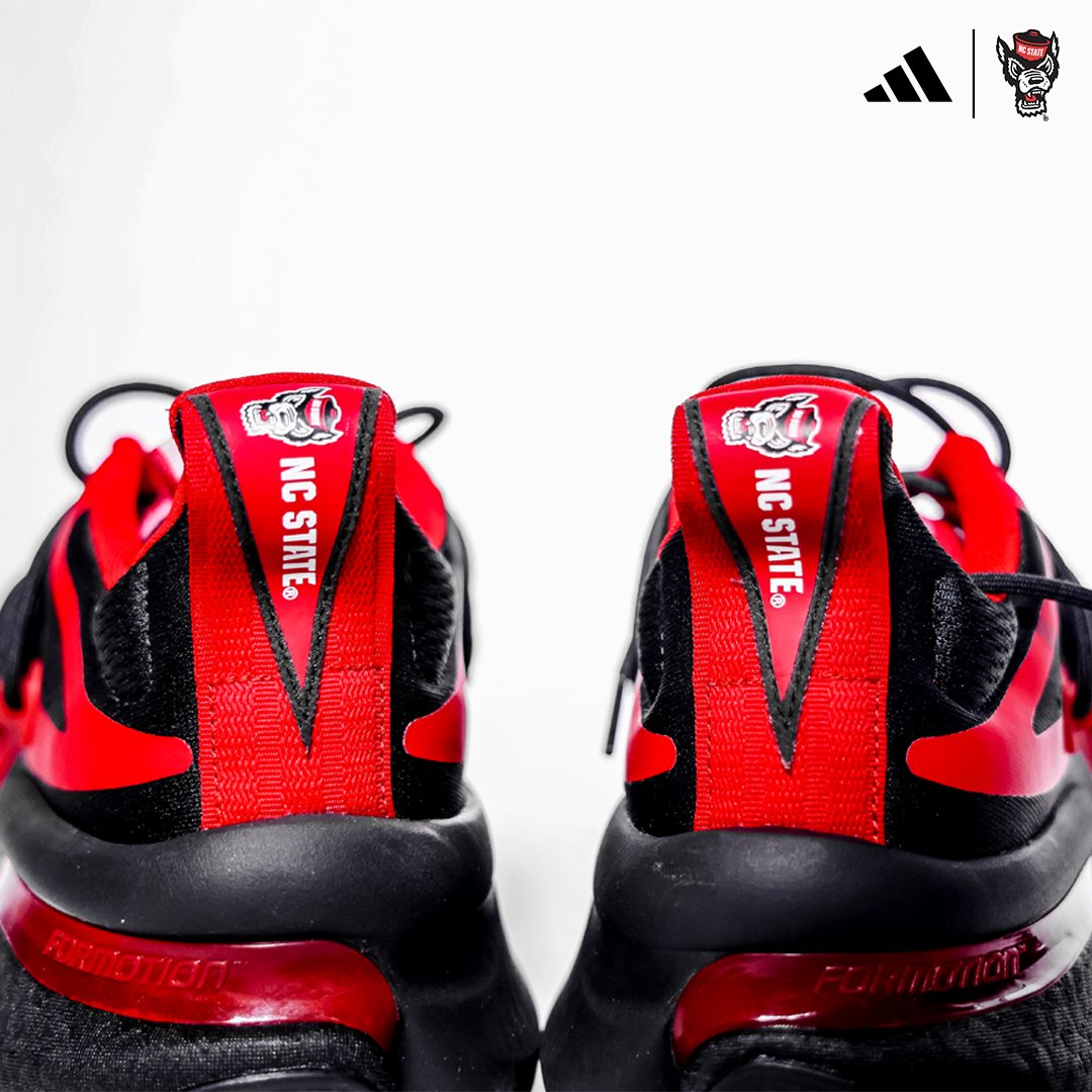PackAthletics's tweet image. Head into 2024 with 𝓼𝓽𝔂𝓵𝓮. The new NC State Alphaboost V1 from @adidas is out NOW!

Get yours today!: adidas.com/us/nc-state-al…

#GoPack | #Adidas | #AdidasSportswear