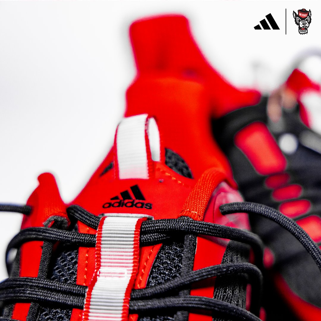 PackAthletics's tweet image. Head into 2024 with 𝓼𝓽𝔂𝓵𝓮. The new NC State Alphaboost V1 from @adidas is out NOW!

Get yours today!: adidas.com/us/nc-state-al…

#GoPack | #Adidas | #AdidasSportswear