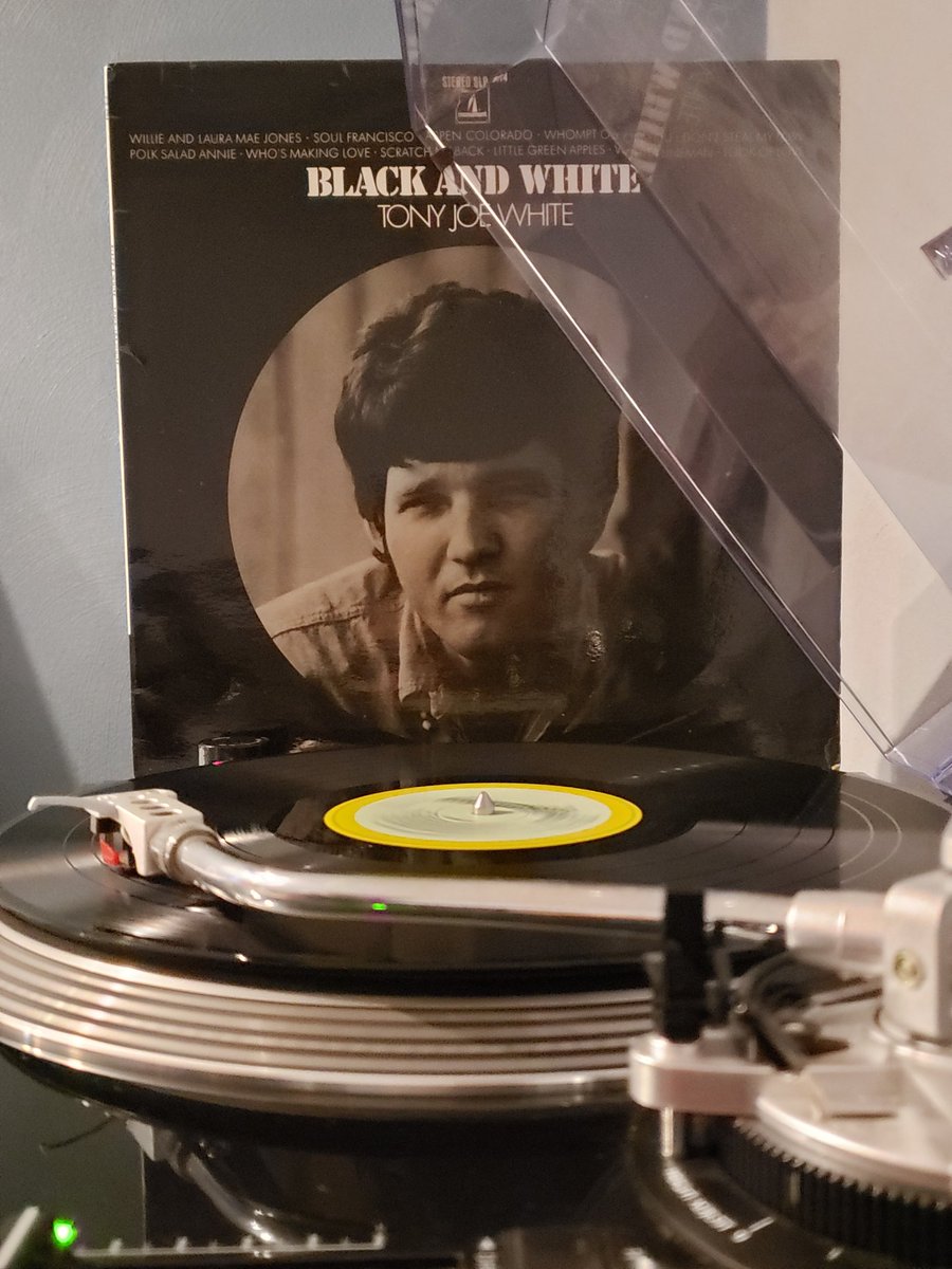 Tony Joe White - Black and White (1969).
German press. Don't know how it made its way to middle America, but glad it did.
#nowspinning #vinyl #bluesrock #countryrock #countryfunk #tonyjoewhite