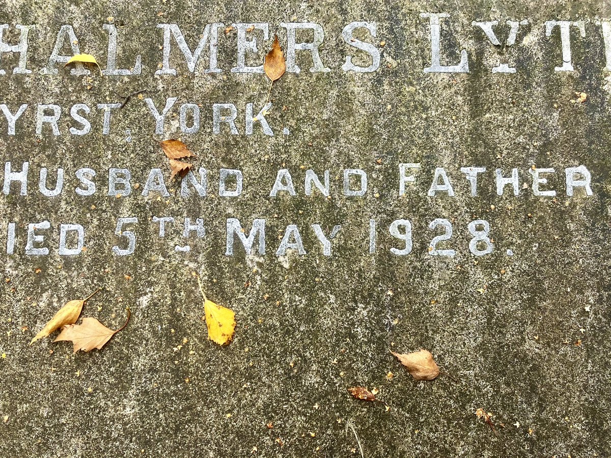 York Cemetery, UK tweet media