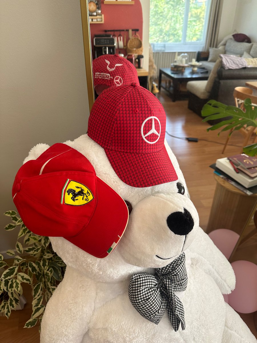What's in my head right now 🤔
<a href="/LewisHamilton/">Lewis Hamilton</a> <a href="/MercedesAMGF1/">Mercedes-AMG PETRONAS F1 Team</a> <a href="/ScuderiaFerrari/">Scuderia Ferrari HP</a> #LewisHamilton #MercedesAMGF1 #Ferrari