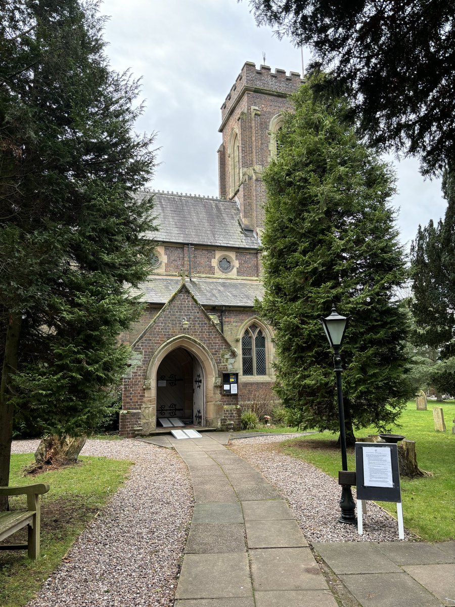 LeeRussell_FD's tweet photo. Today we had the privilege to conduct the funeral service of a family in Cookley and Stourbridge. ๐ฉ
#droitwich #droitwichspa #worcestershire #cookley #stourbridge #westmidlands #church #cremation #stpeterschurch #funeralservice #leerussellfunerals #leerussellfuneraldirectors https://t.co/M1PkFqLvGW