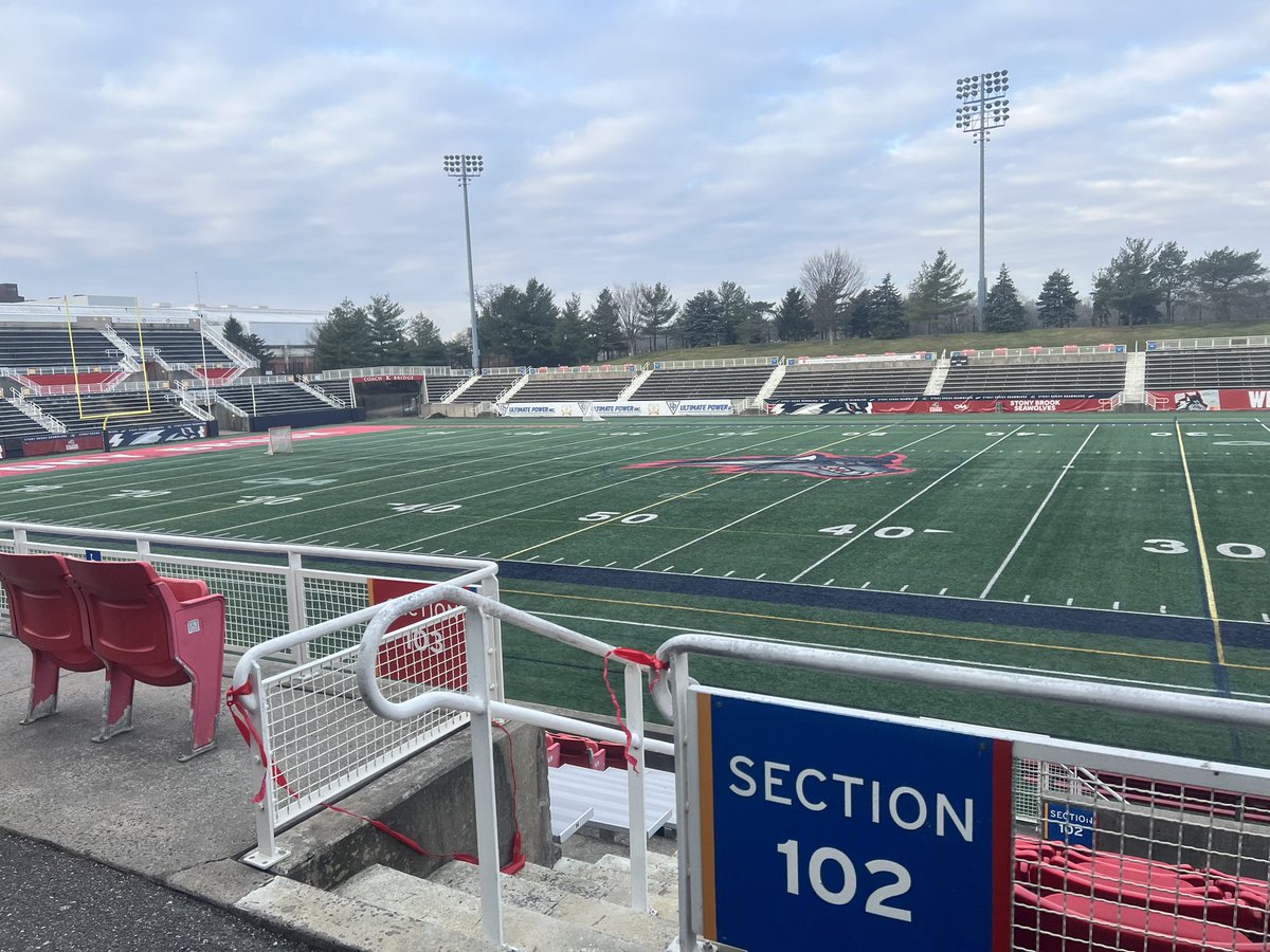 Had a great visit at @StonyBrookFB today. Thank you @CoachMartinoSBU @CoachBCosh for showing me around. Had a great time and enjoyed campus!! @SachemEastFBall @CoachTC11