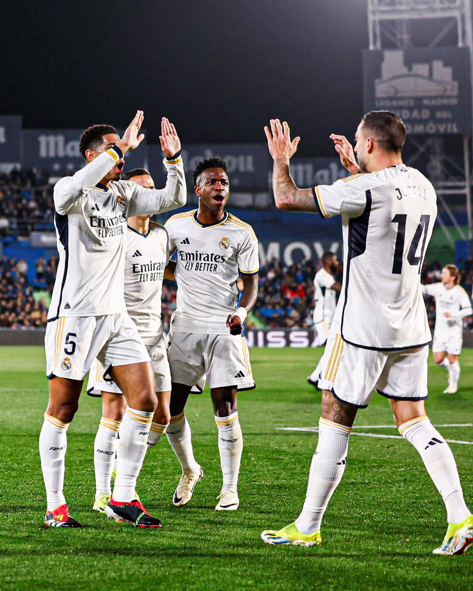 Real Madrid C.F. (@realmadrid) on Twitter photo - <a href="/JoseluMato9/">Joselu Mato</a>, ¿quieres celebrar el gol solo o con tus compañeros?
- Con mis compañeros, siempre. - <a href="/JoseluMato9/">Joselu Mato</a>, ¿quieres celebrar el gol solo o con tus compañeros?
- Con mis compañeros, siempre.