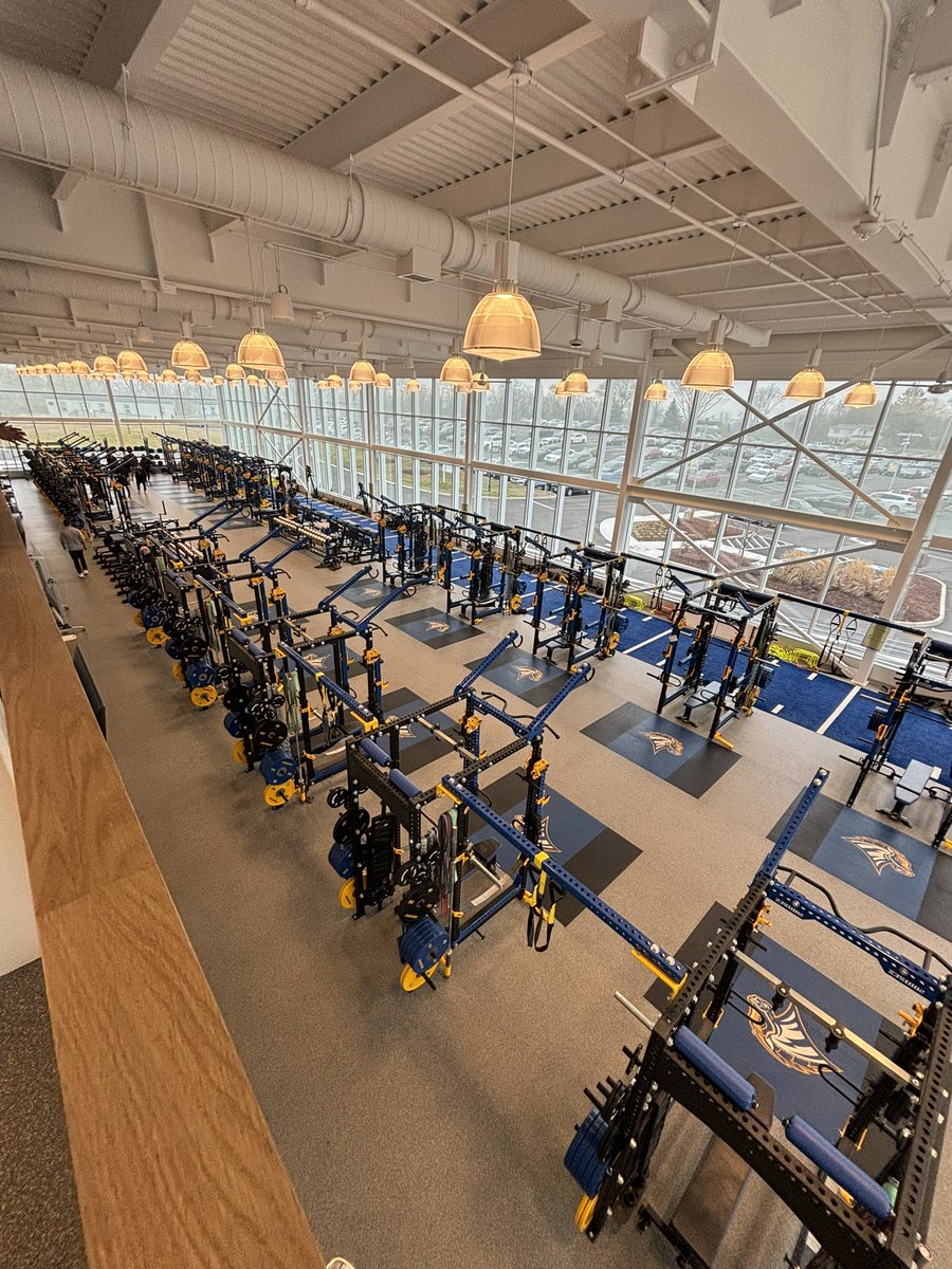 After an amazing visit, I am blessed to receive my first offer from New Haven! <a href="/UNewHavenFB/">New Haven Football</a> <a href="/CoachPince/">Christopher Pincince</a> @t_ham63