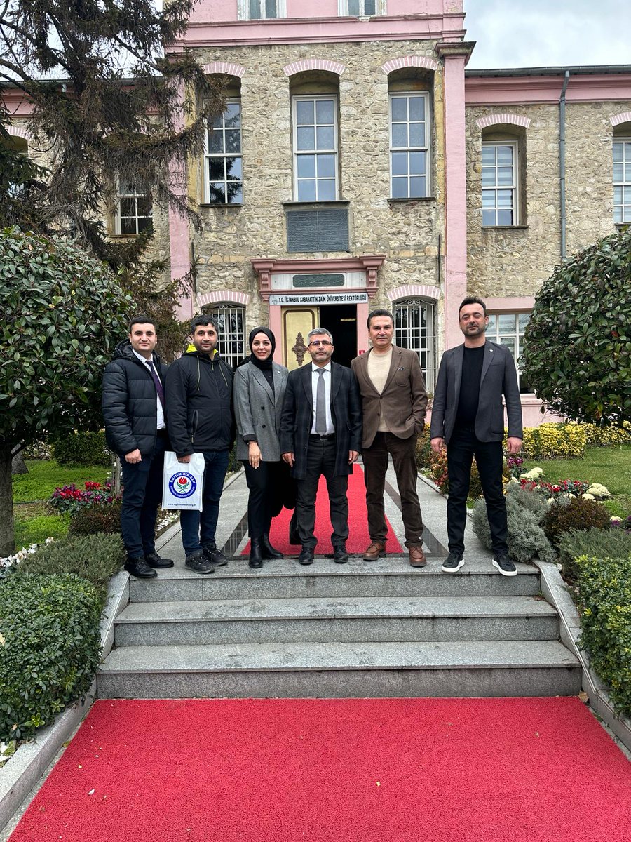 turkpdrdernegi's tweet photo. 2024 Ulusal Psikolojik Danışman Öğrenci Kongremize ev sahipliği için başvuruda bulunan üniversitelerle ön görüşmeler kapsamında İstanbul Sabahattin Zaim Üniversitesi Psikolojik Danışma ve Rehberlik Anabilim Dalını ziyaret ettik.
Eğitim Bilimleri Bölümü Rehberlik ve Psikolojik Danışmanlık Anabilim Dalı Başkanı Prof. Dr. Mustafa Yüksel Erdoğdu ve anabilim dalı öğretim üyeleri ile görüştük.
Aynı zamanda geçtiğimiz ay Milli Eğitim Bakanlığındaki görevinden istifa ederek üniversitede öğretim üyesi olarak göreve başlayan Osman Söner hocamıza da hayırlı olsun dileklerinde bulunduk.
Değerli hocalarımıza misafirilikleri ve verimli sohbetleri için teşekkür ederiz .
@turkpdrdernegi 
@zaimuniv