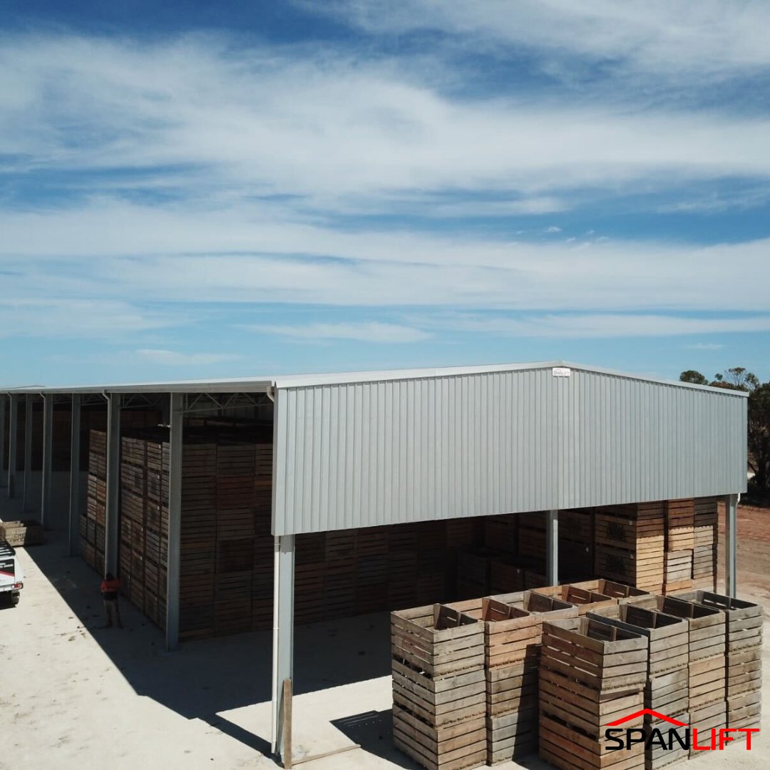 🌾 Planning a facility for the produce industry? Considerations like machinery access, ventilation, product separation, door types, loading facilities, and vermin control are crucial! 

➡️ Find out more spanlift.com.au/agriculture/pr…