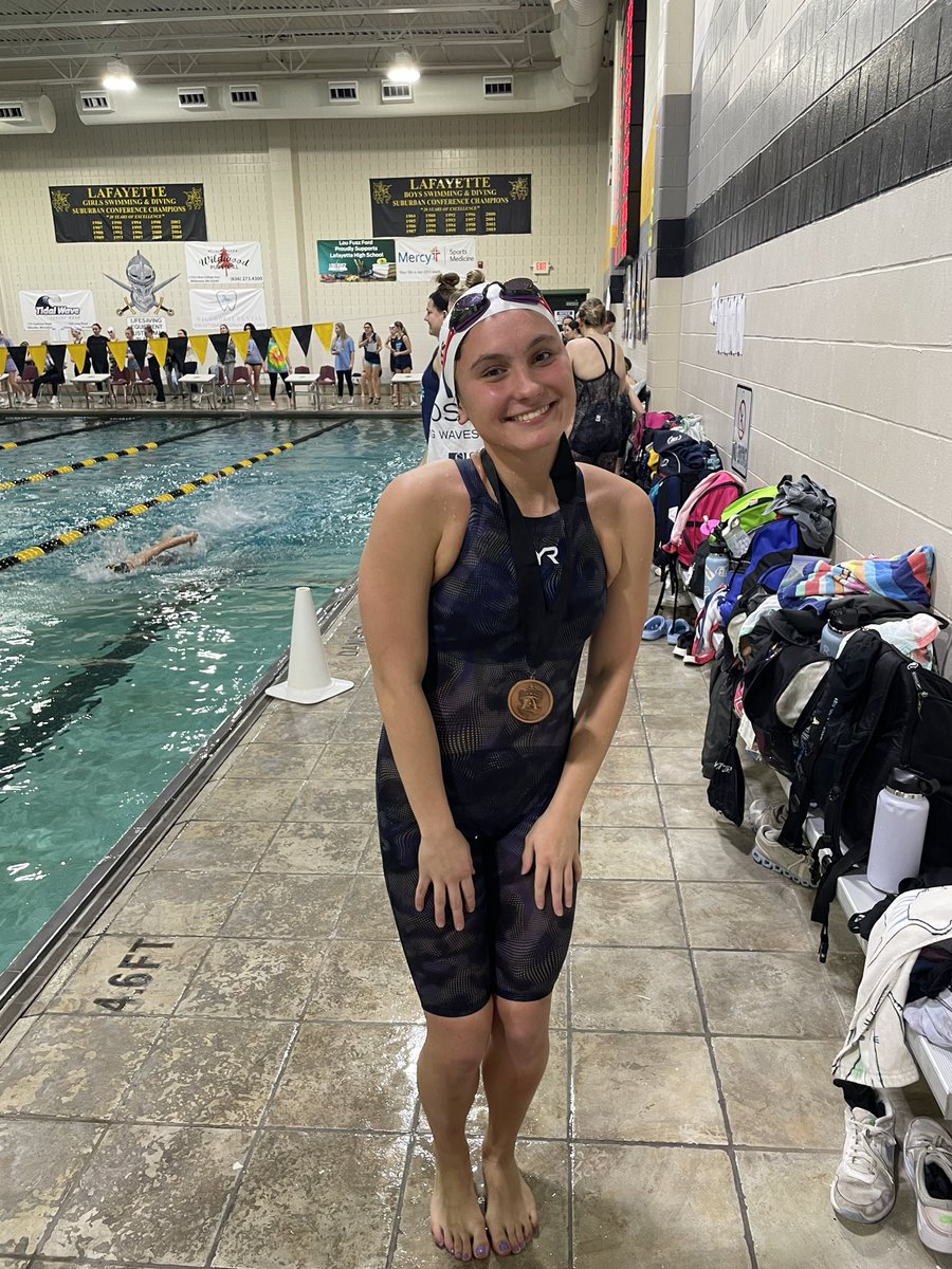 100 fly: Natalie Gronborg takes 15th &amp; Paige Samuelson takes 3rd!