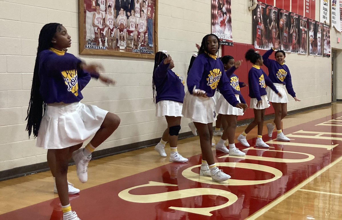 AthleticsFCPS's tweet photo. Fulton, Tn
Lady Lions of West trying to reach that championship game like the boys
at the half
West leads JCT 24-7
#WestBelieve #LookingforSecond https://t.co/BzW88hf3sy