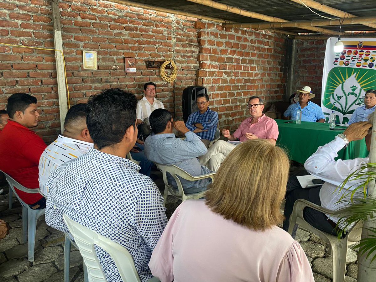 rabascallcarlos's tweet photo. Con los ciudadanos y en el territorio continuamos con la construcción de #ElPlanConTodos https://t.co/xrQXh0Icvl