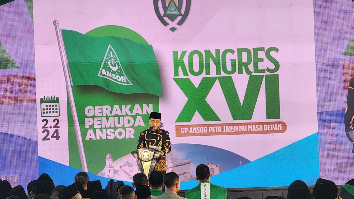 kawalkyai's tweet photo. @irfan_nuruddin @Purwo_Pawiro @RRJreeng @hayder_imron @sahaL_AS @hhsahal @nafizabillqis @Kangnemi @FerryZakin @toev_612 @Edytawang @kangwaqfi2 @cakbeng26 @Cak_Hariy Pembukaan #KongresXVIGPAnsor oleh Presiden RI Ir. H. Joko Widodo di Terminal Penumpang Pelabuhan Tanjung Priok. https://t.co/Sic7xz6VHZ