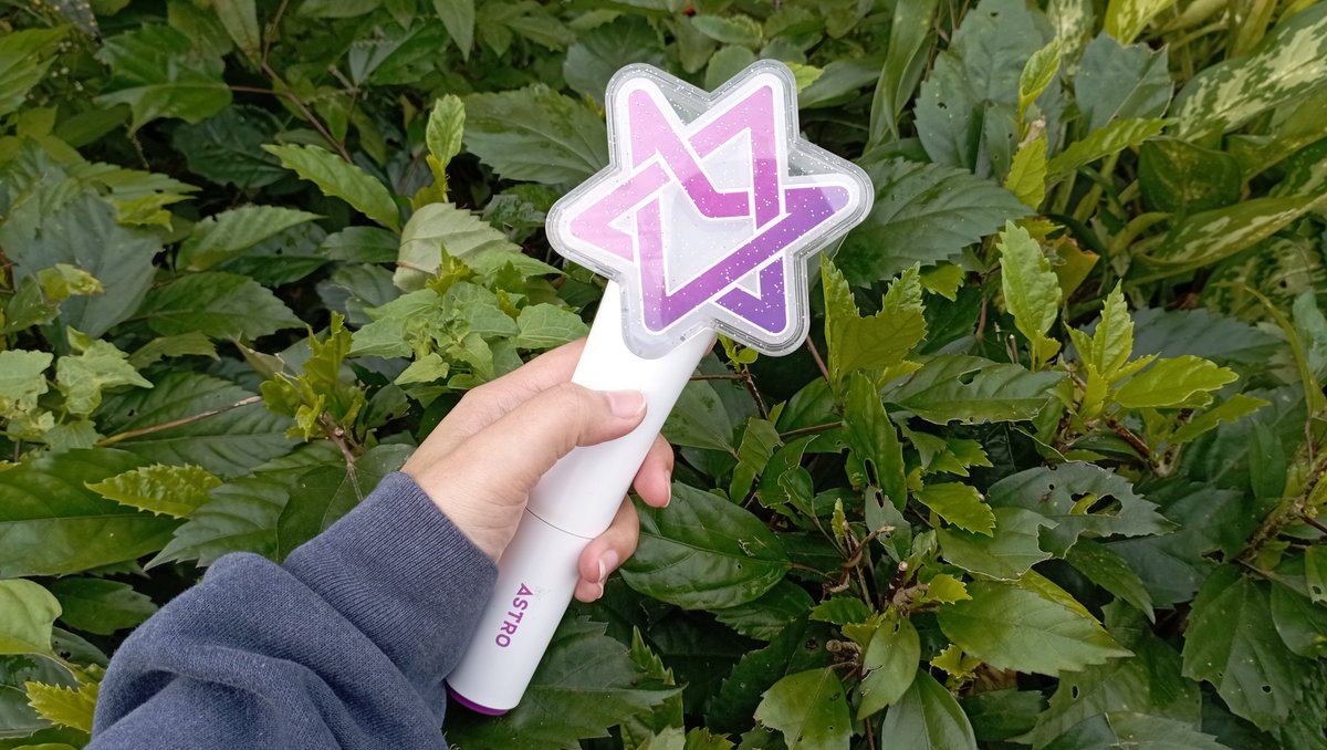 eunjaecart's tweet photo. I think I'm just about to cry again akdjsk I've been wanting to get my hands on the ver 1 for yearsss and I finally got it 🥹💜 thank you @nunucartph for the smooth transaction! can't wait to use this for the next jotm 🫶 https://t.co/13aRNi7Y0d