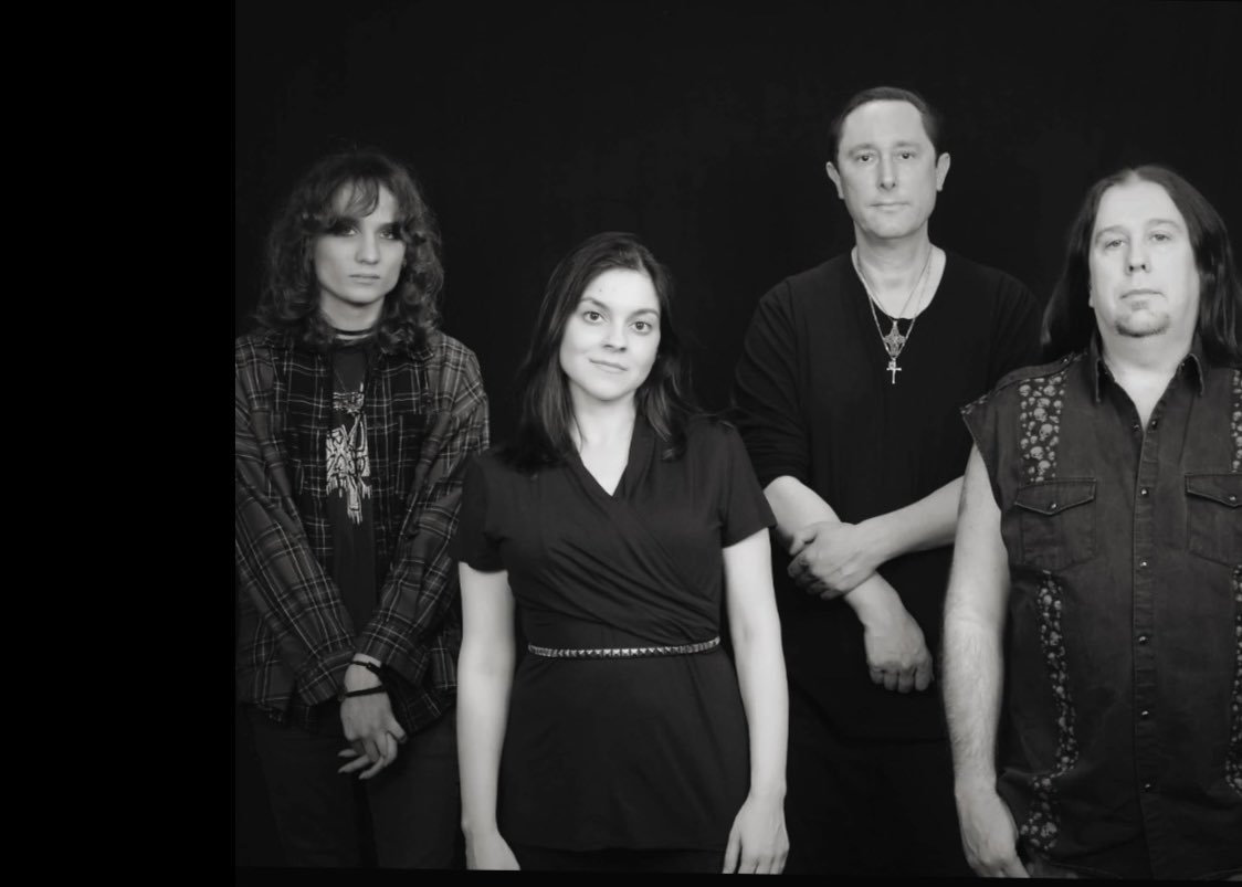 ruthless_vision's tweet photo. New band pics with new bassist! #femalefrontedband #guitarist #rockdrums #bassplayer #hardrock #bandlife #studiomusic #chicagorock #unsignedartist #bandphoto https://t.co/5pC0qZejFT
