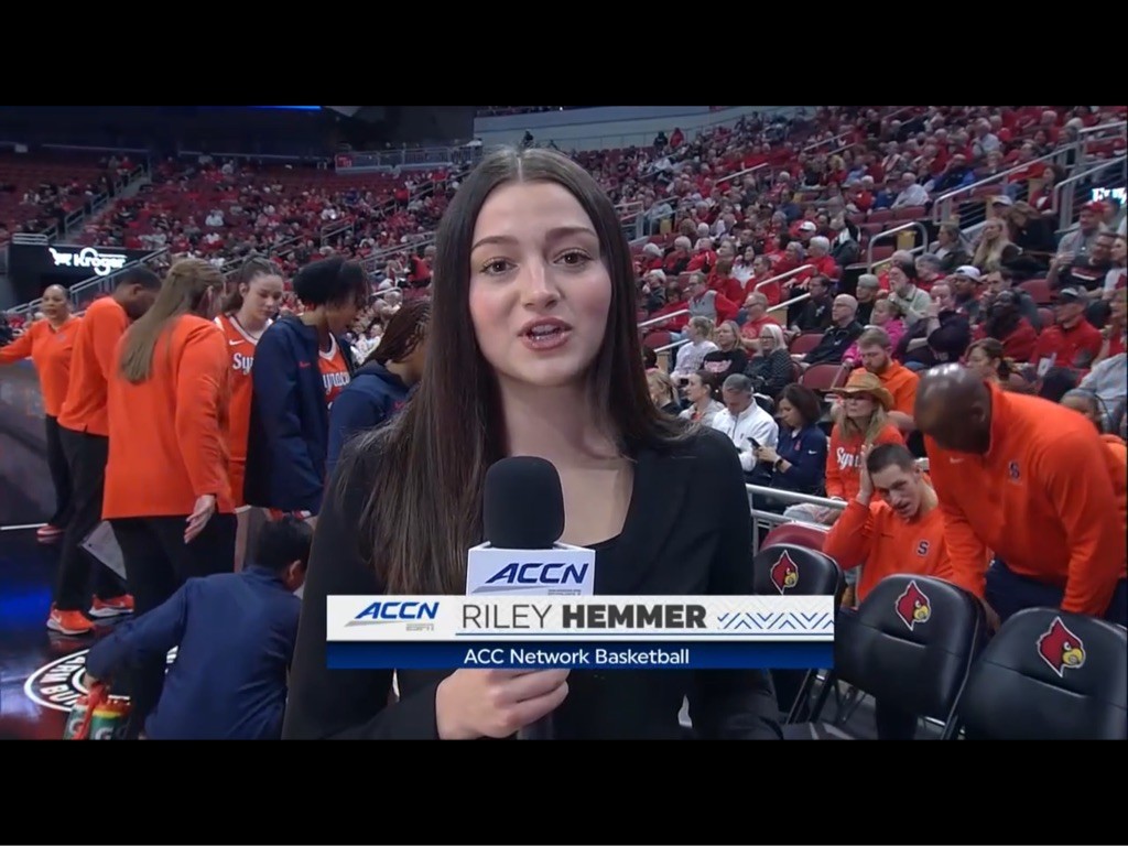 NDA_athletics's tweet photo. 🏀 alum, Riley Hemmer, sideline reporter for ACC Network!

Great job, @rileyhemmer1!!! #paNDApack4Life 🐼🏀🐼 https://t.co/R7hmk09XUn