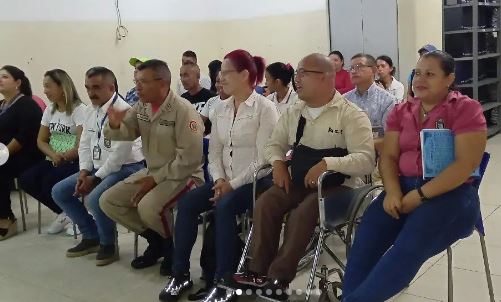 VrrAndes's tweet photo. Hoy #1Feb los estudiantes del @Nucleo_Trujillo  realizaron un conversatorio sobre el "Sistema Defensivo Territorial y Órgano de Dirección" a fin de despejar dudas e informar al personal asistente sobre la misma.
@Unefa_VEN
@R_Nicodemo
@NicolasMaduro
@vladimirpadrino
@SalaUnefa https://t.co/p4kpXzgGir