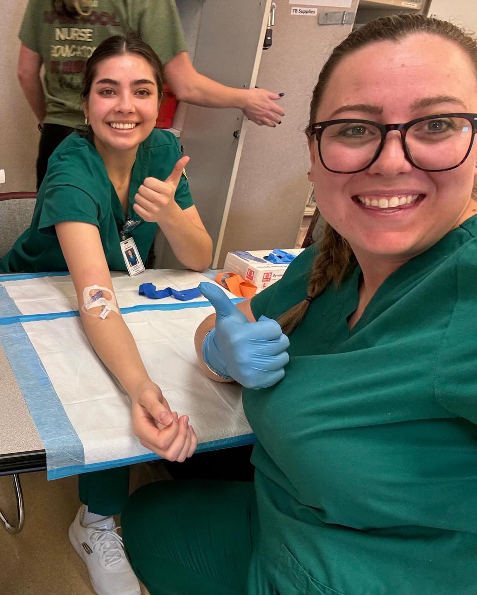 laceysteele495's tweet photo. Semester ✌🏼 maybe I do want to stay in school forever 😉 professor or Dr has kind of a nice ring to it 💁🏼‍♀️ https://t.co/yiHquM8Ee6