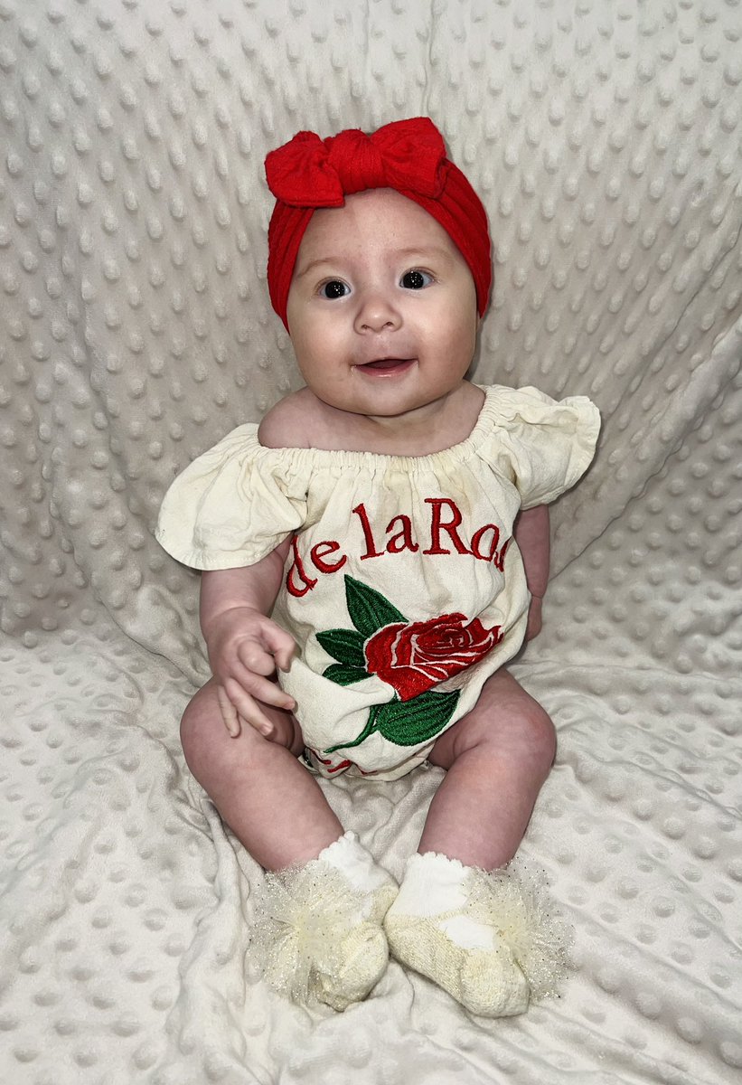 Howwww😩😩 our little baby will be 4 months in a couple days.♥️🌹 So So blessed to be her momma✊🏼♾️🫶