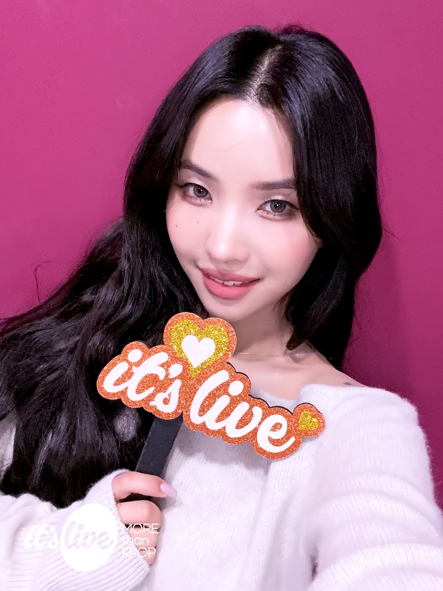 itsLIVEofficial's tweet photo. #여자아이들 의 #잇츠라이브 가 잠시 후 5시에 시작됩니다!📸
유튜브 it's Live 채널에서 최초공개로 만나보세요!
‘#Super_Lady’ 밴드 라이브 보면서 실시간 채팅 같이 달려요❤

#GIDLE - Super Lady (Band Ver.)
Premieres on Youtube 'it's Live' Channel at 5PM KST TODAY! https://t.co/M2jPYFWT7x