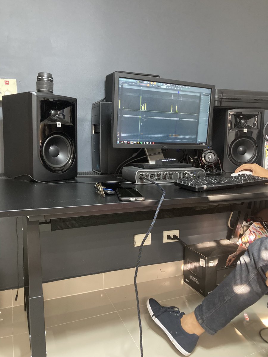 Soyelconderdtv tweet media