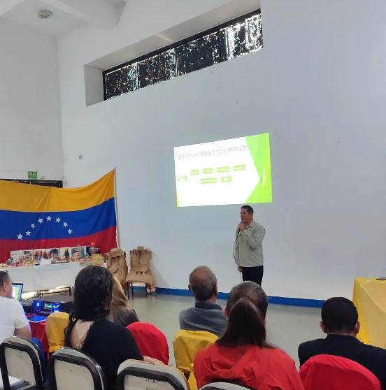 VrrAndes's tweet photo. #1Feb se desarrolló la IV Jornada de Formación en Turismo Rural Sostenible, evento que se viene impulsando durante los últimos 4 años y representa un referente institucional y formativo a nivel regional en materia de Turismo.
@Unefa_VEN
@R_Nicodemo
@NicolasMaduro 
@SalaUnefa https://t.co/enDntS6xQA