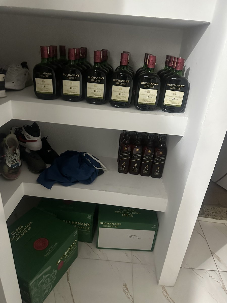 Buchanas é lixo
Unidade 140/ caixa 1560, sai a 130
Black label 750 100