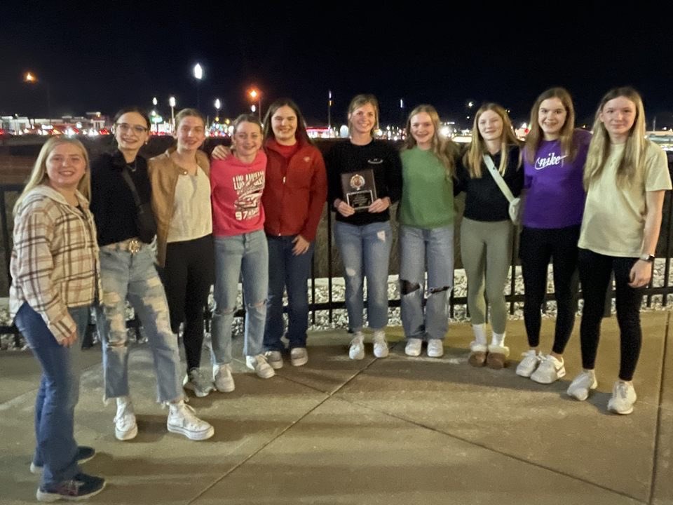 MsNull2019's tweet photo. What a fun and memorable season with this group of girls 💙 https://t.co/pktyGNJcg0