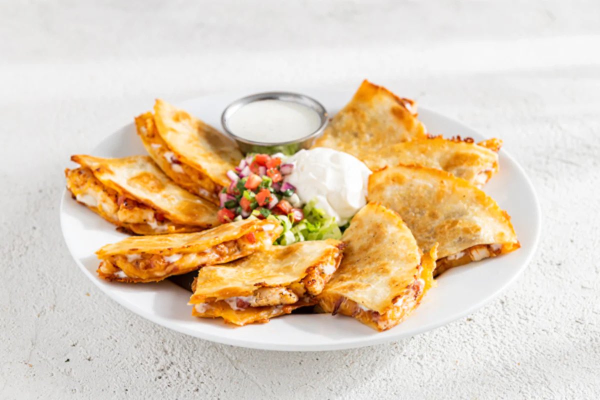 MsJillSLP's tweet photo. @Chilis Not so great…the quesadilla I ordered from @chilis vs the one I got 😖 https://t.co/UgDCrRHURj