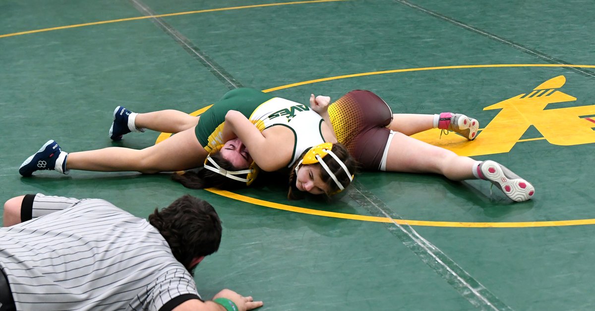 GeoffSportsPics's tweet photo. Lady Aviator grapplers top @wbhsathletics on Senior Night at @AvesAthletics gym. More Saturday in wrestling gallery on https://t.co/AsxrFstMVM. @AvesWrestling @mlaughman @ENQSports @SWOWCA_ https://t.co/RExzFHAzpJ