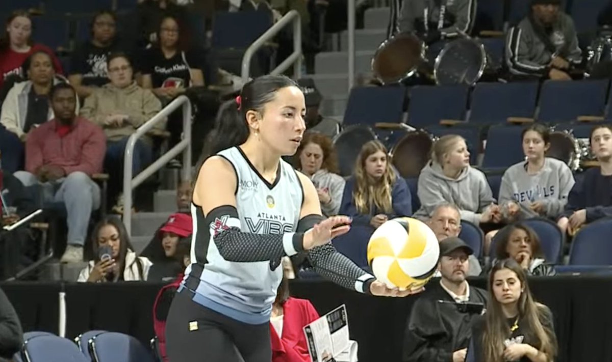 ActuallyDSW's tweet image. Whitney Bower, Mai Mai Hiapo and @AtlantaVibeVB sweep San Diego, 25-17, 25-15, 25-16 to improve to a @RealProVB-best 3-0 to start the year.

#RealProVB x #CougsInthePros