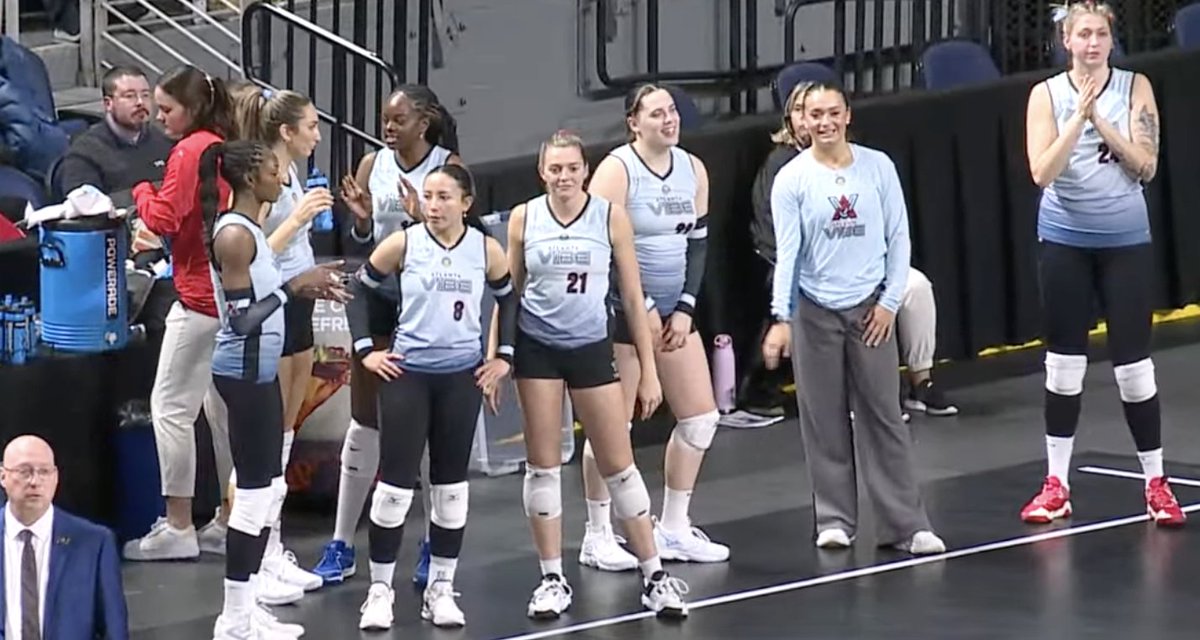 ActuallyDSW's tweet image. Whitney Bower, Mai Mai Hiapo and @AtlantaVibeVB sweep San Diego, 25-17, 25-15, 25-16 to improve to a @RealProVB-best 3-0 to start the year.

#RealProVB x #CougsInthePros