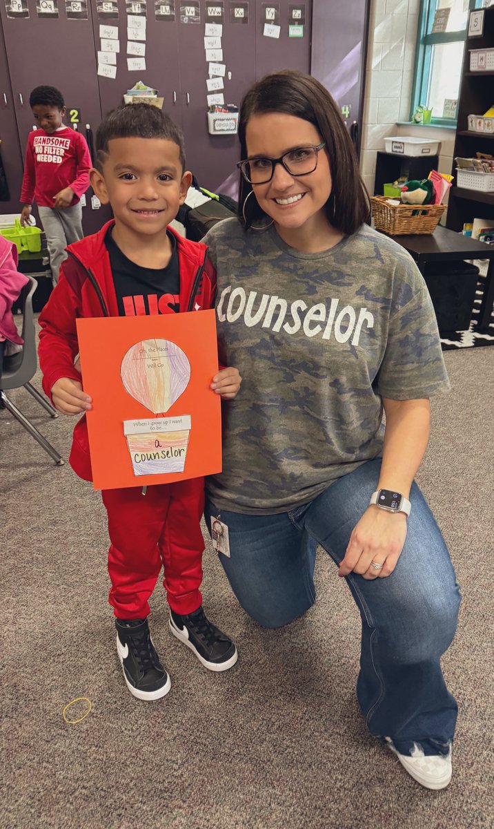 This cute 1st grader wants to be a counselor when he grows up! Sure made this counselor 💜 so happy! 🐻💜 @mrsconry @HumbleISD_CBS @HumbleISD_MBE #shinealight #senditon #mbeisfamily #WeAreTheLight #nextkidup #HumbleISDFamily @HumbleISD