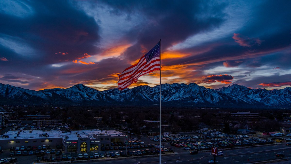 Grallon's tweet image. Old Glory waving in the breeze with a glorious sunrise over the #Wasatch #mountains #flag #sunrise #utah #slc @abc4utah
@ThePhotoHour @KSL5TV
@DroneHour @KUTV2News @Storyful @fox13 @natwxdesk @accuweather @weatherchannel @weathercaster @WeatherNation