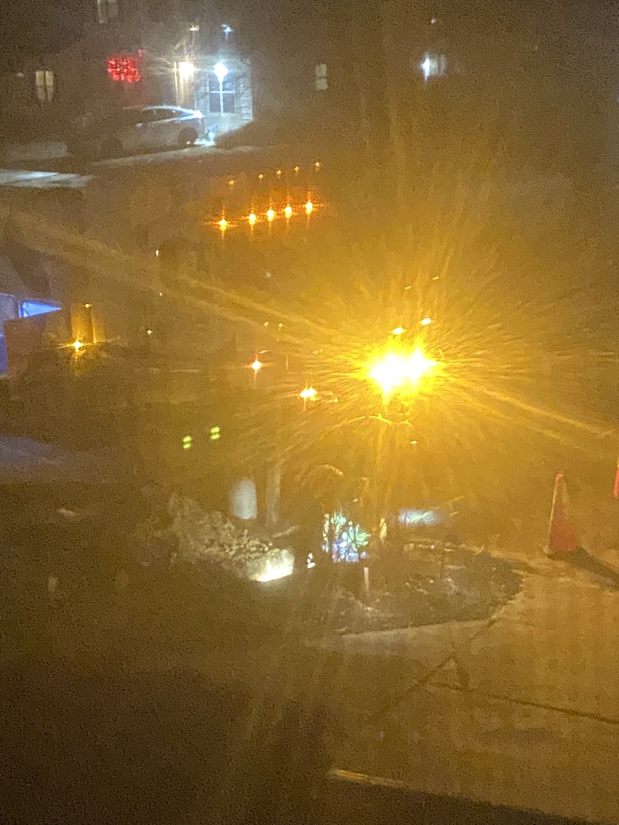 JaxJuice2014's tweet photo. They’re digging right now https://t.co/BrQQ6Eg6W1
