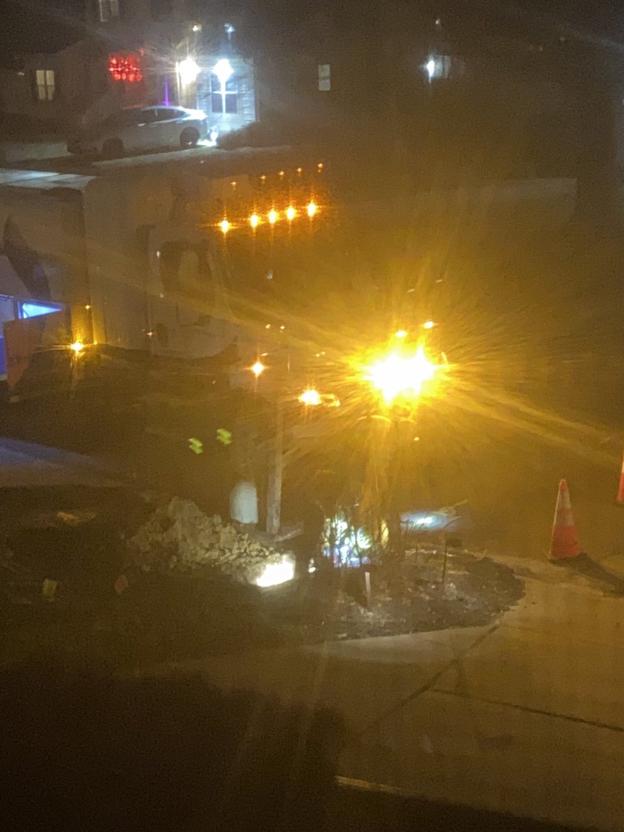 JaxJuice2014's tweet photo. They’re digging right now https://t.co/BrQQ6Eg6W1
