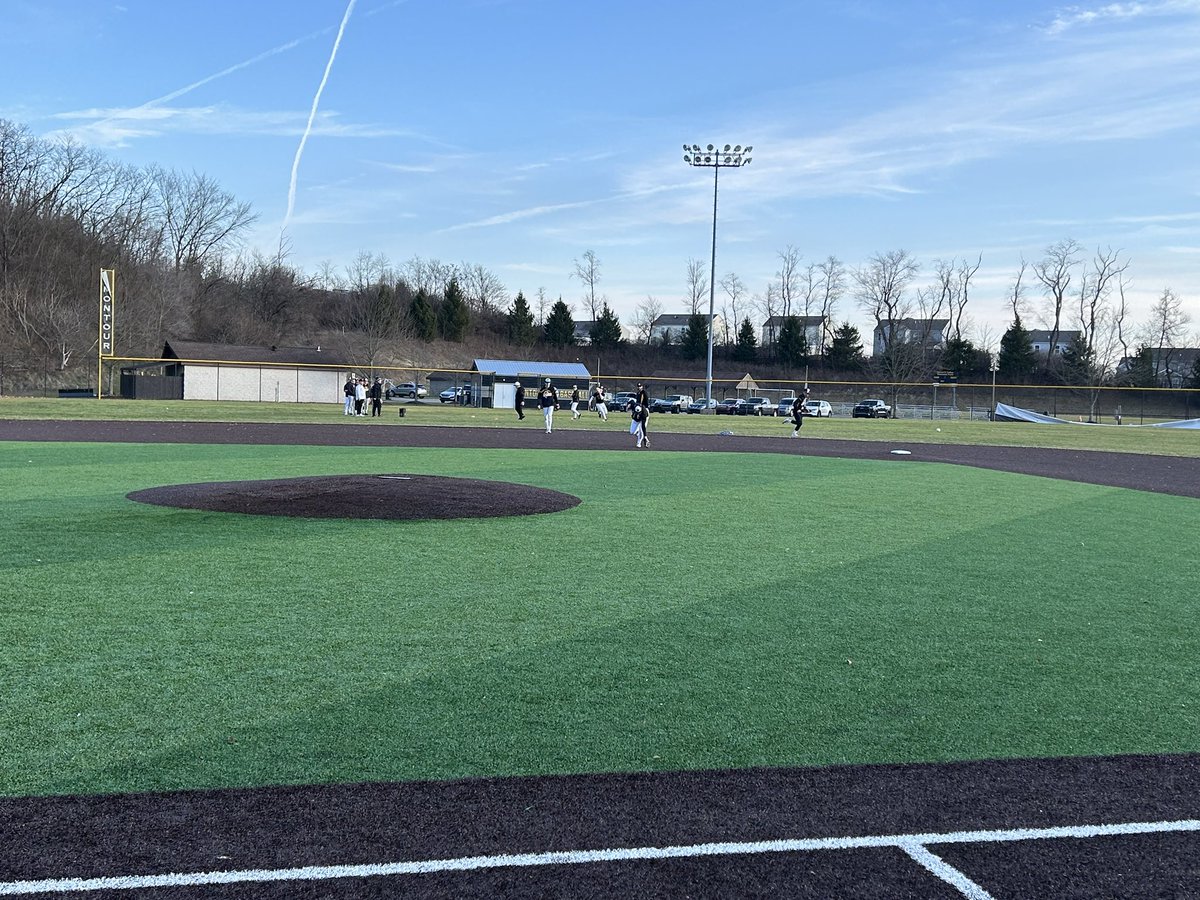 coachbobj's tweet photo. Spirited high energy workout today at Burkett Park.  90 minutes of drills focusing on teaching &amp; execution.  The squad is young, hungry &amp; competing!! 49 days until 1st pitch in St. Pete beach.  Season opener vs. 2023, Oklahoma state champs, Silo HS. #gettestedearly https://t.co/KQknG6Rkhc