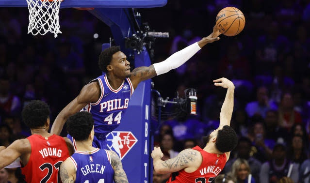 BballWWPickups's tweet photo. With the news of @JoelEmbiid (knee) out indefinitely, #PaulReed needs to be scooped up for his very fantasy friendly game. 👀

#NBA #EMBIID #76ERS @sixers
#NBATWITTER #NBAAllStar2024 #NBADFS https://t.co/uGcEkCoPOw