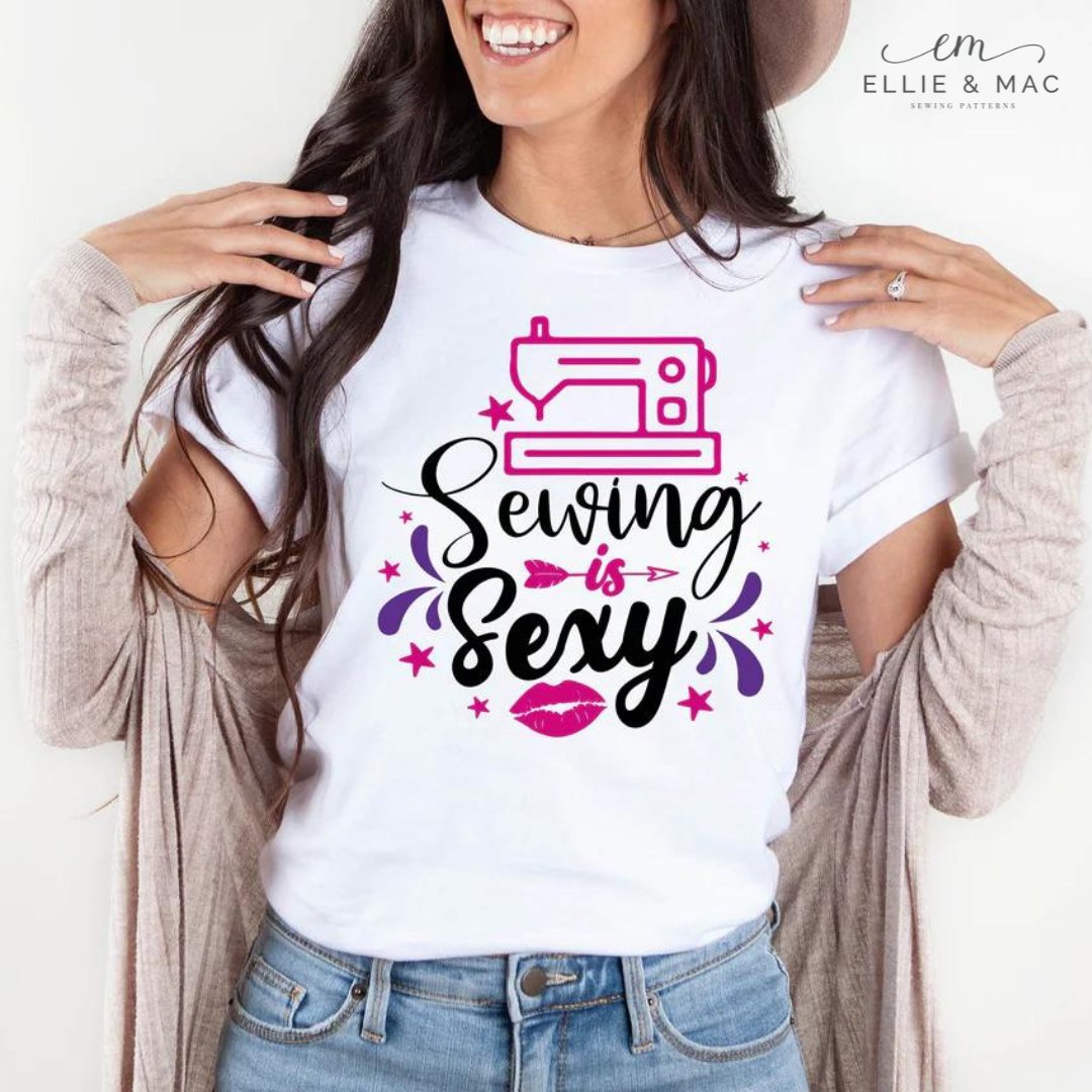 Ellieandmac's tweet image. Add sewing pizzazz to your mugs, sewing room, bags, and tops with a bit of vinyl! 💭😊I'm dreaming of being in my sewing room with a cute wall upgrade, a fun shirt, and my spiffed up mug beside me.  ❤
🔗 ellieandmac.com/collections/cu…
#ellieandmac #elliandmacpatterns #cutfiles #vinyl
