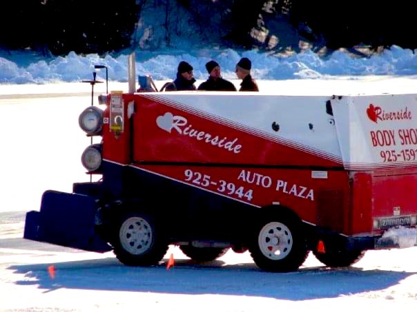 AirplanefoodFan's tweet photo. South Nation River
Spencerville, Ontario
February 1st 
2009

#zamboni #ice #pondhockey #exploreontario #spencerville #TSN #badass https://t.co/gpH5Zw2kts