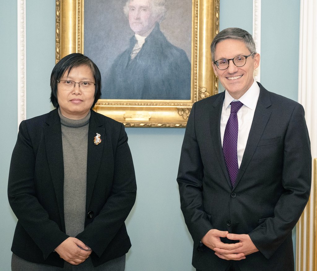 Met with @ZinMarAungNUG to discuss crisis in Burma as we mark three years since the military coup. Welcome the NUG’s coordination with key stakeholders, including recent joint statement with EROs. Key moment to support shared vision for achieving inclusive democracy in Burma.