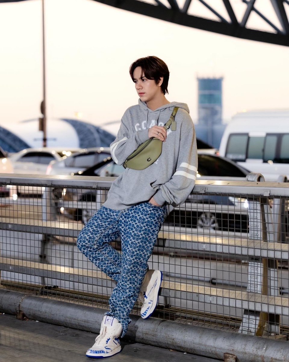 mynameisnanon's tweet photo. ✈️ https://t.co/2cLq4dbVHL