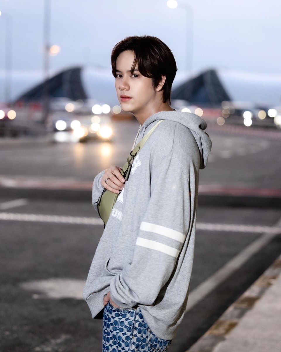 mynameisnanon's tweet photo. ✈️ https://t.co/2cLq4dbVHL